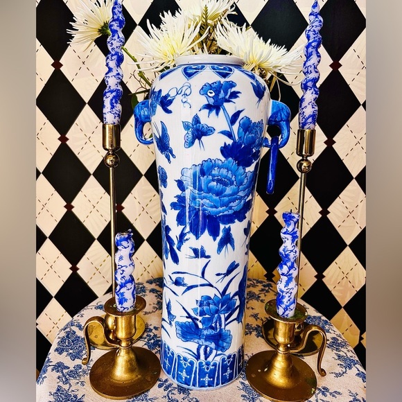 Blue & White Tall Porcelain Vase with Peony & Butterfly Luxury Chinoiserie - Picture 5 of 6